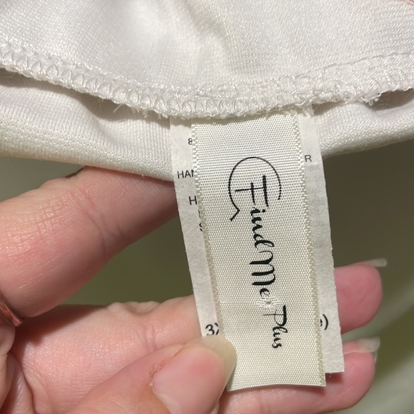 White stretch skirt with ruffle edge mid thigh high Find Me Plus Brand - Picture 4 of 6